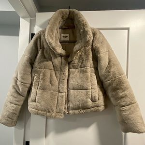 Abercrombie & Fitch Faux Fur Mini Puffer Gray